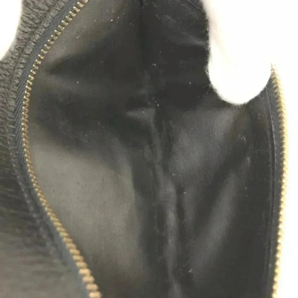 Louis Vuitton Leather Pouch Bag - Picture 2 of 8
